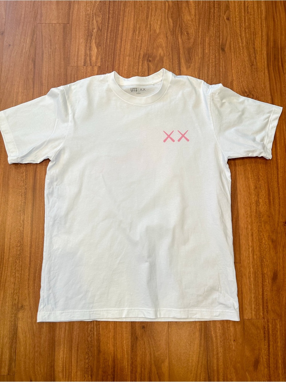 KAWS x Uniqlo UT Short Sleeve Graphic T-shirt L